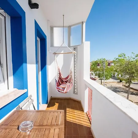 Uptown Couette-café