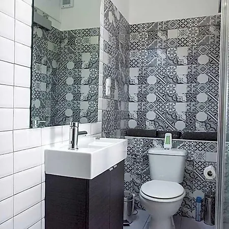 Uptown 4* לאגוּ‏ש