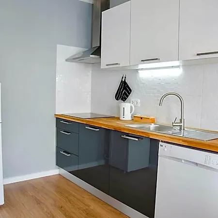Uptown Bed & Breakfast 4*