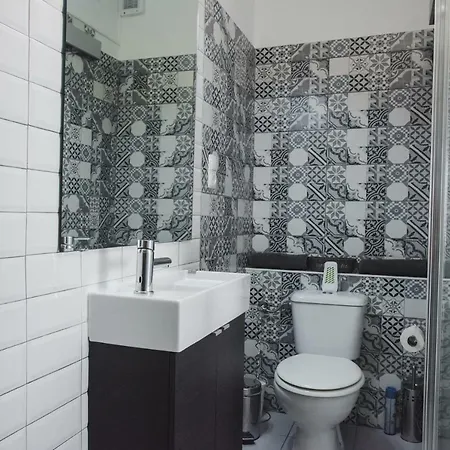 Uptown فندق مبيت وإفطار لاغوس